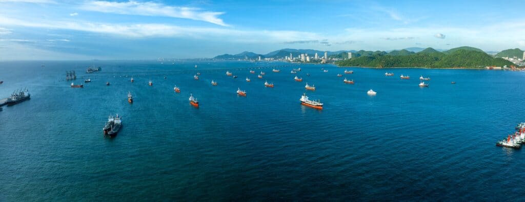Many Oil tanker ship, or Crude tanker mooring for loading oil and gas storage export Crude Petrol
